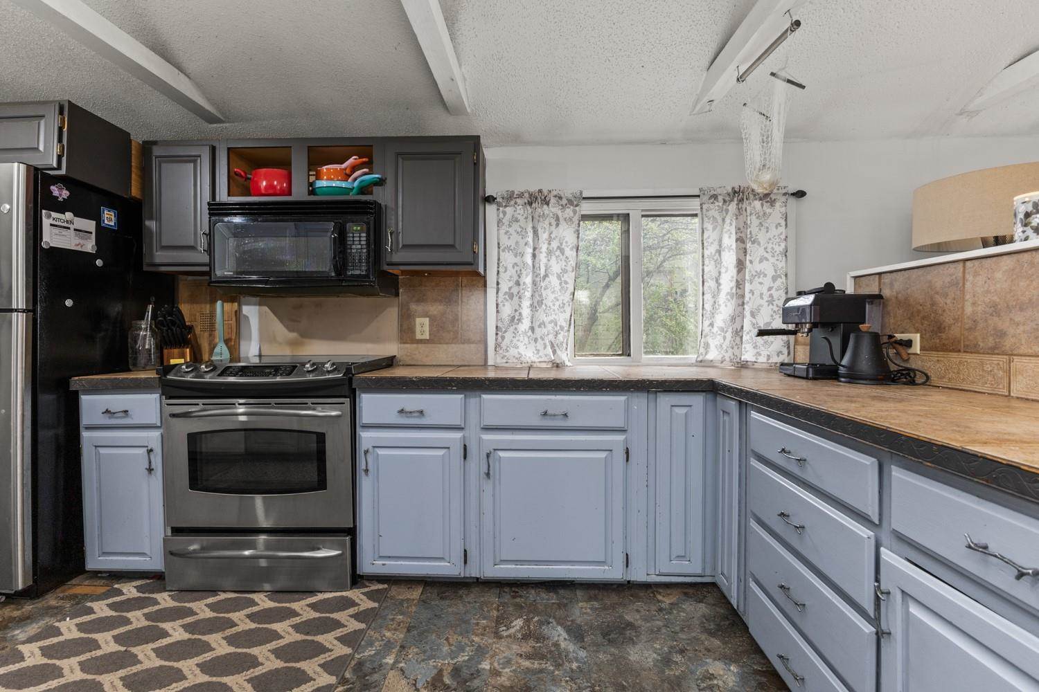 21490 2nd Avenue, Milner, CO 80487