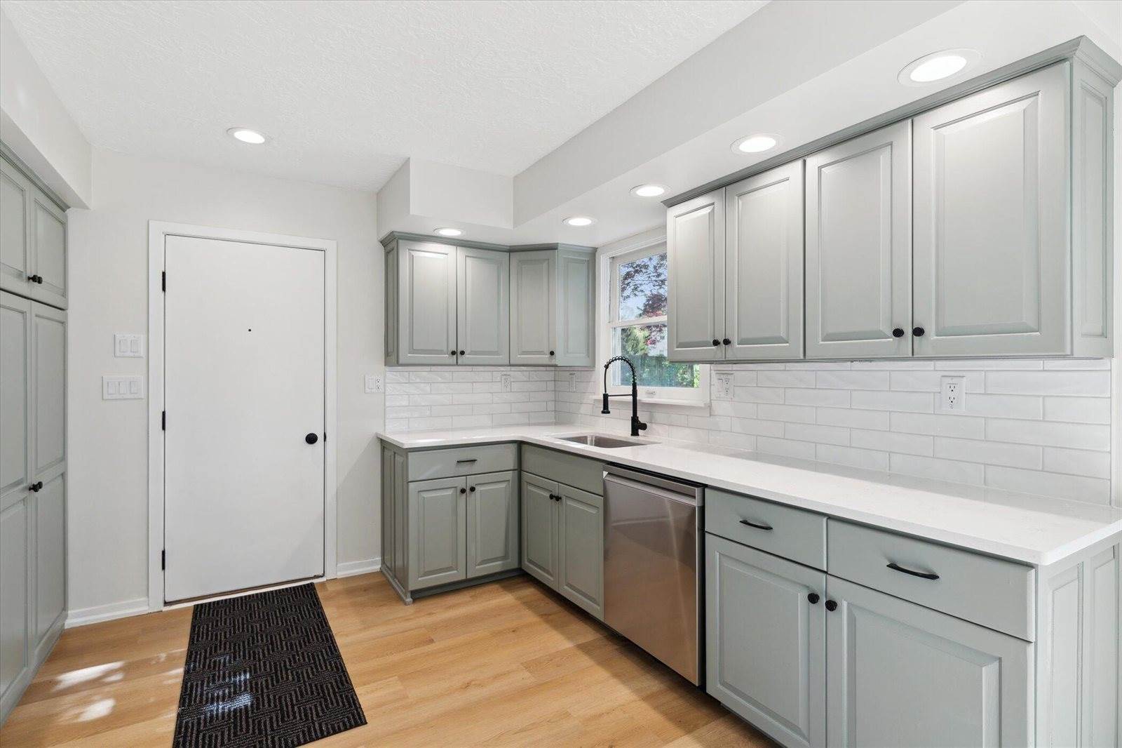 5082 Patland Drive, Kalamazoo, MI 49009