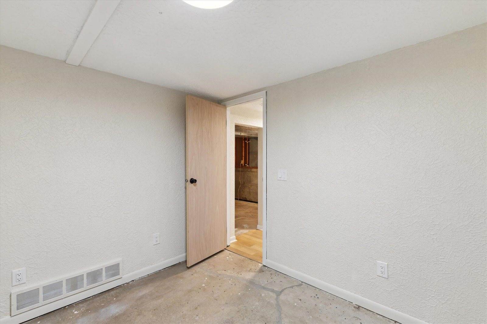 5082 Patland Drive, Kalamazoo, MI 49009