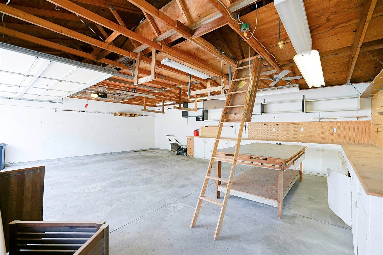 917 South 34th Street, Council Bluffs, IA 51501