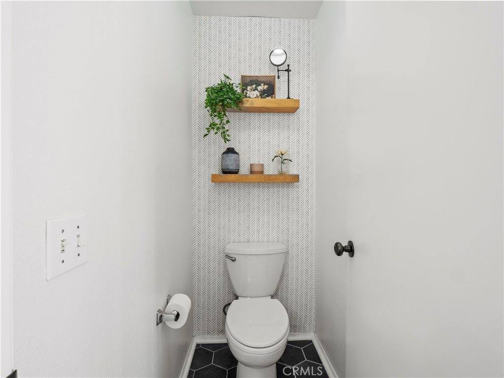 28042 Cascade Road, Castaic, CA 91384