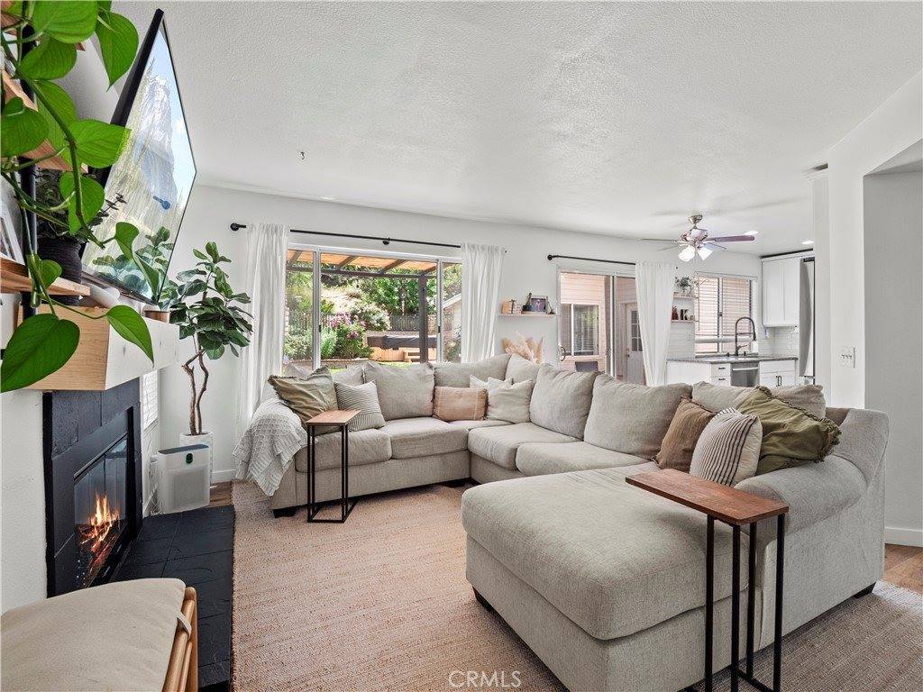 28042 Cascade Road, Castaic, CA 91384