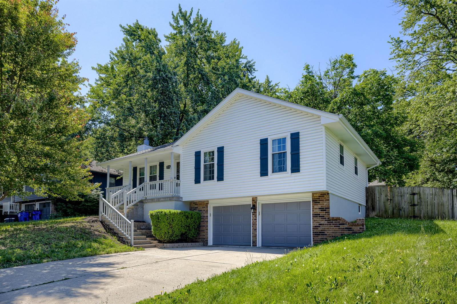 2135 NE Belvoir, Lee's Summit, MO 64086