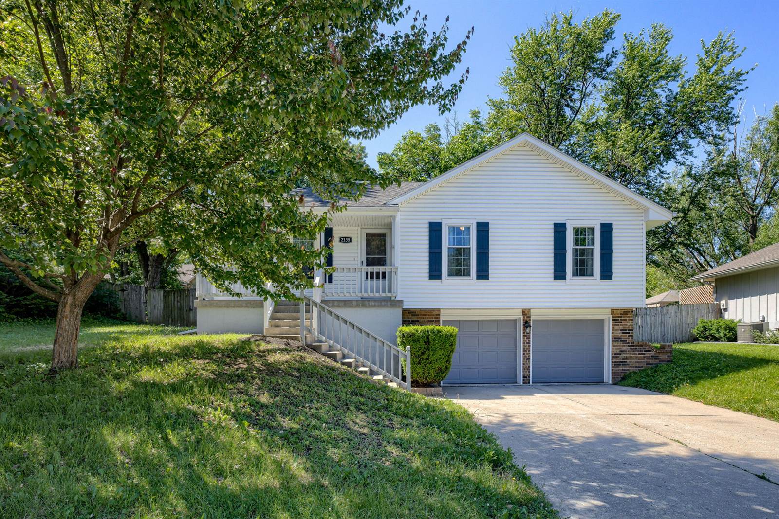 2135 NE Belvoir, Lee's Summit, MO 64086