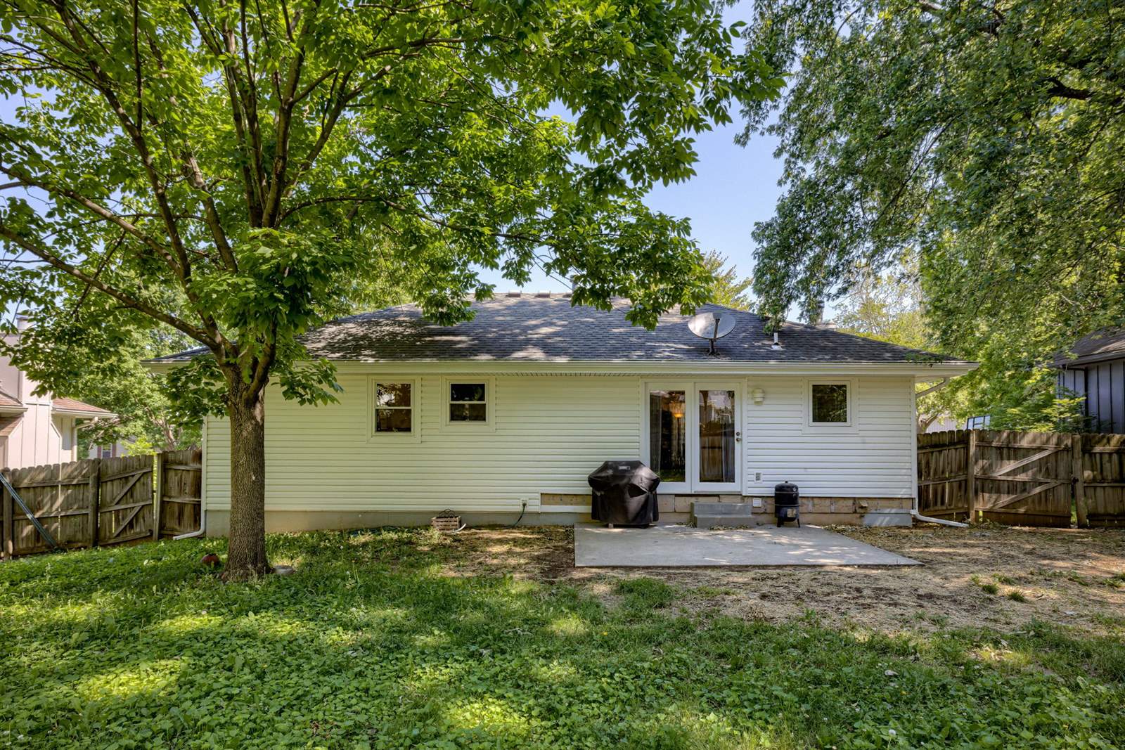 2135 NE Belvoir, Lee's Summit, MO 64086