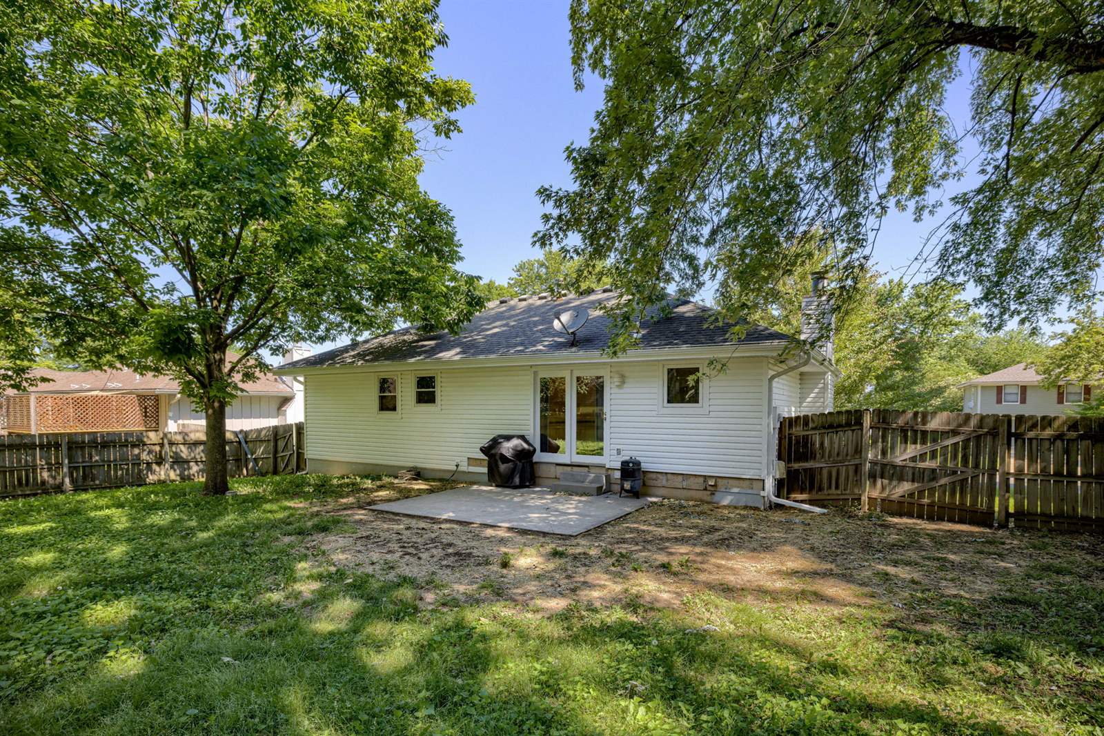 2135 NE Belvoir, Lee's Summit, MO 64086