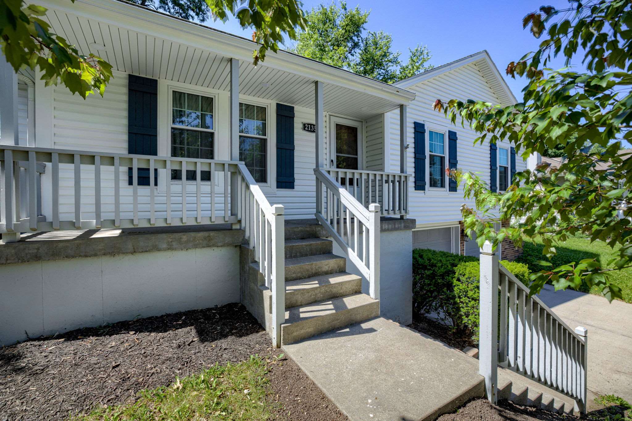 2135 NE Belvoir, Lee's Summit, MO 64086