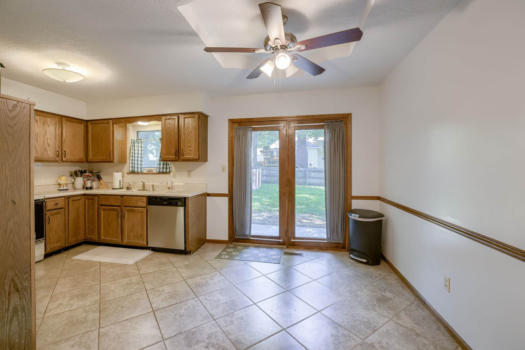 2135 NE Belvoir, Lee's Summit, MO 64086