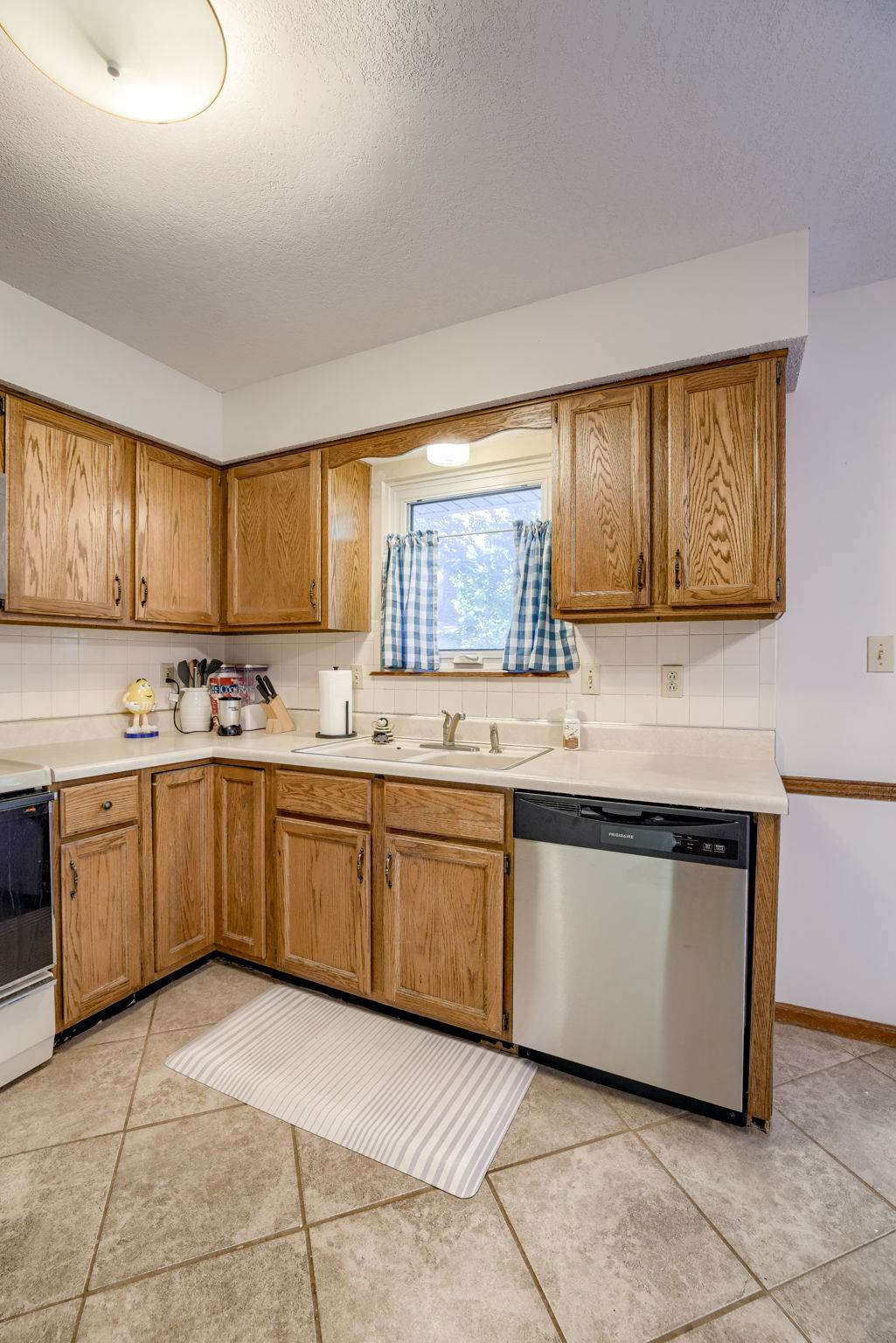 2135 NE Belvoir, Lee's Summit, MO 64086