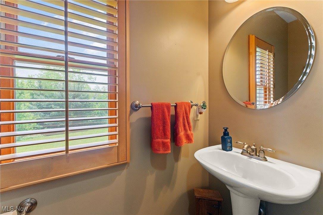 73 Lake Wobegon Drive, Canfield, OH 44406