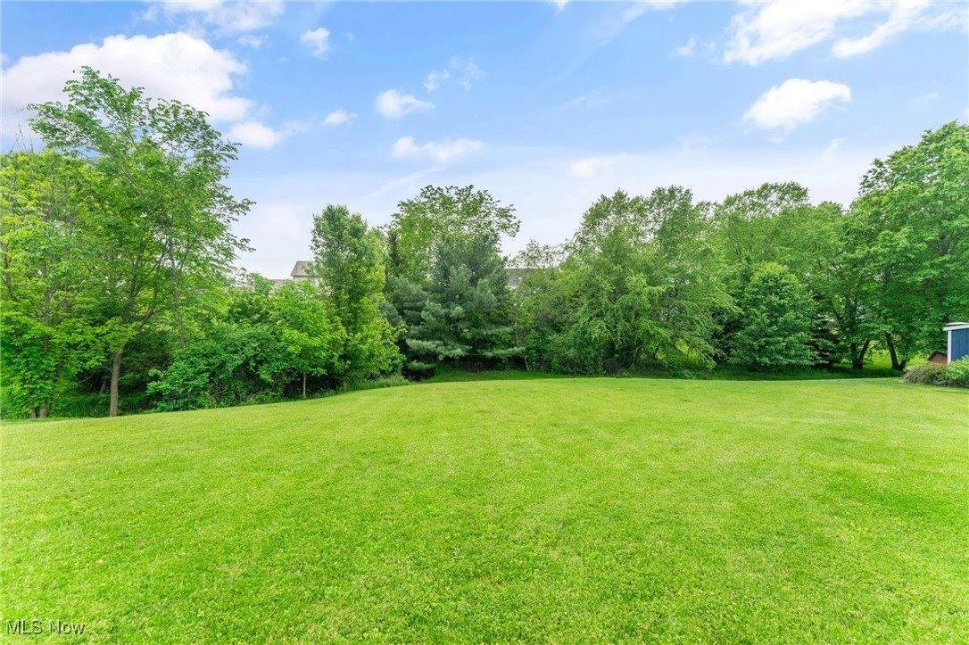 73 Lake Wobegon Drive, Canfield, OH 44406