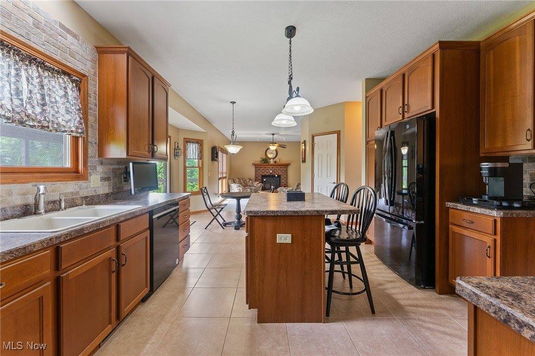 73 Lake Wobegon Drive, Canfield, OH 44406