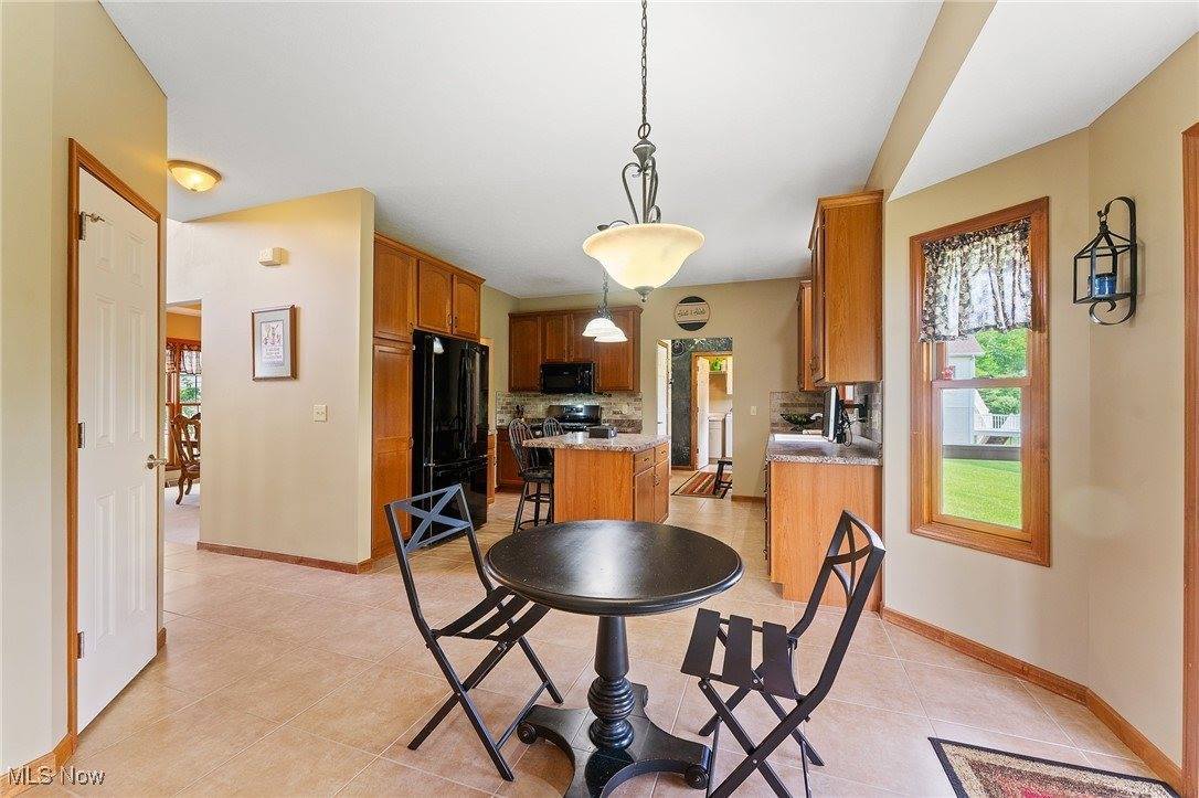 73 Lake Wobegon Drive, Canfield, OH 44406