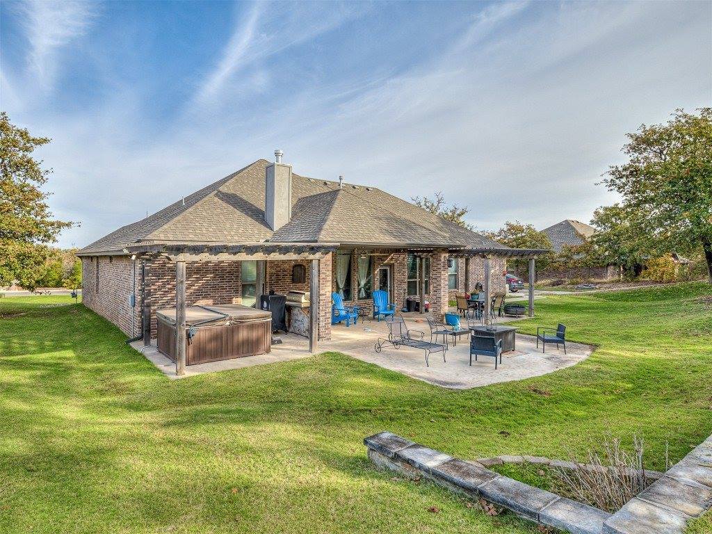 5608 Courtland Lane, Choctaw, OK 73020