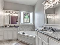 5608 Courtland Lane, Choctaw, OK 73020