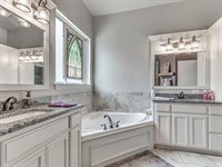 5608 Courtland Lane, Choctaw, OK 73020