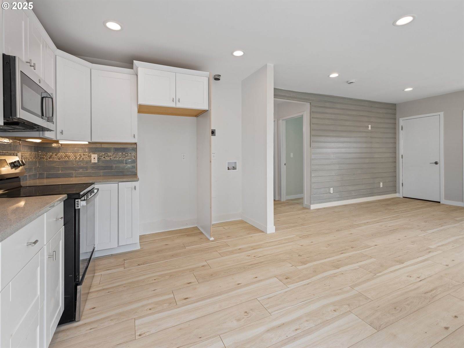 433 NW Hurbert St, Newport, OR 97365