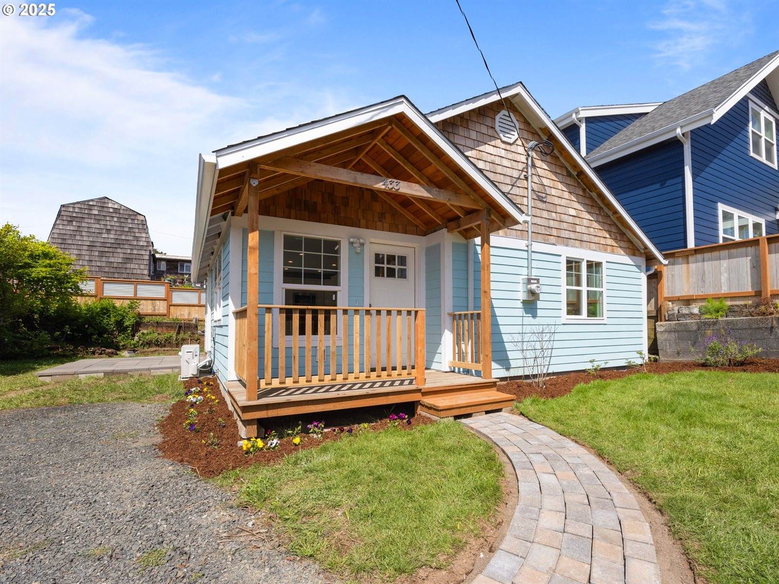 433 NW Hurbert St, Newport, OR 97365