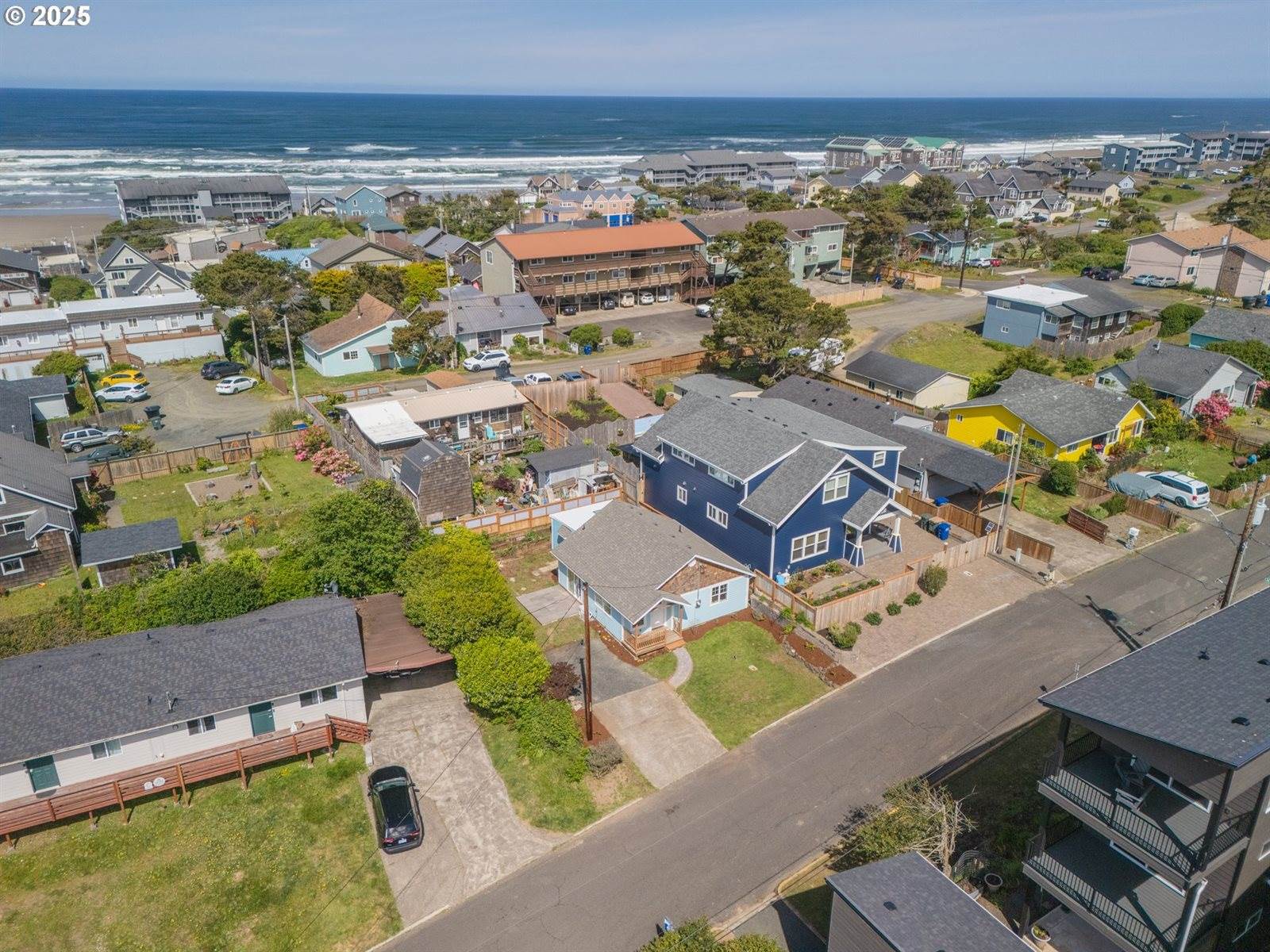 433 NW Hurbert St, Newport, OR 97365