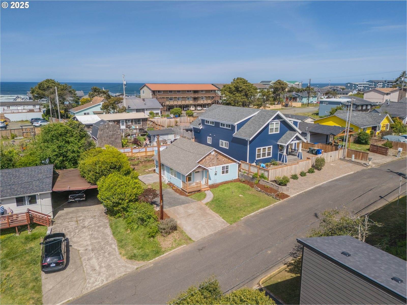 433 NW Hurbert St, Newport, OR 97365