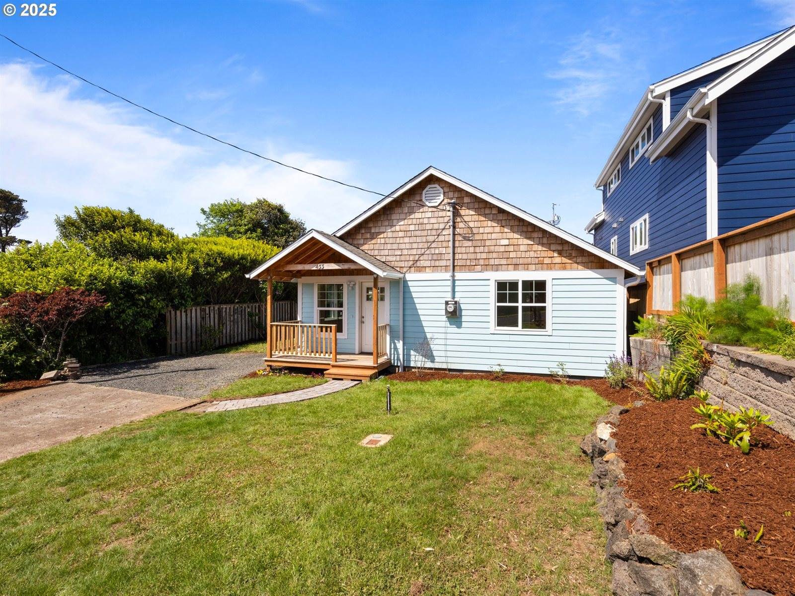 433 NW Hurbert St, Newport, OR 97365