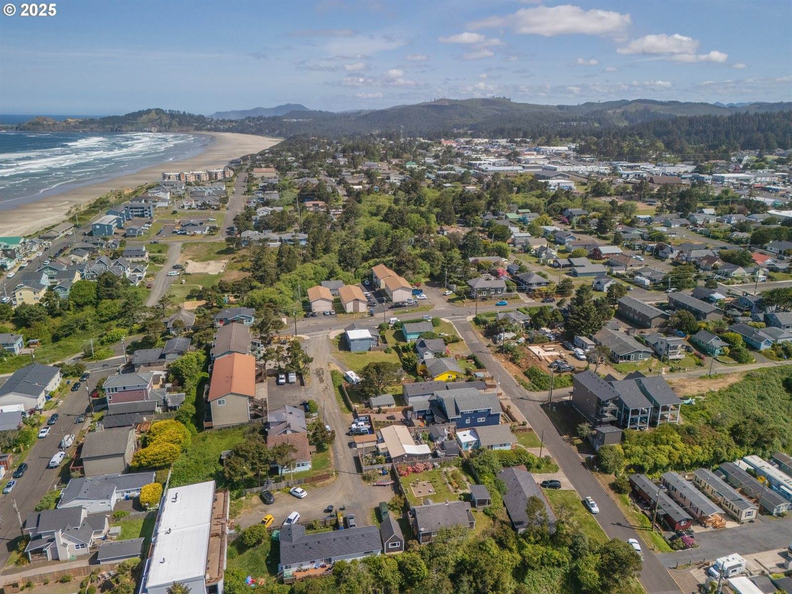 433 NW Hurbert St, Newport, OR 97365