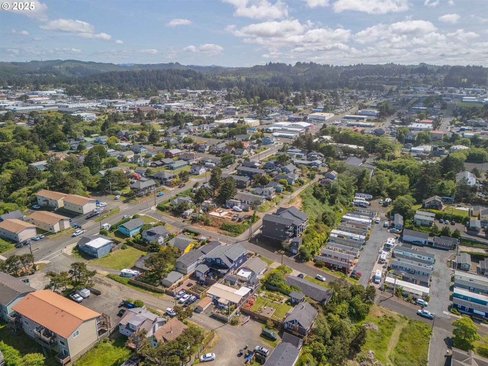 433 NW Hurbert St, Newport, OR 97365