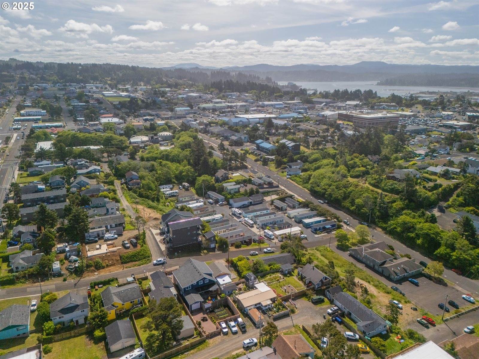 433 NW Hurbert St, Newport, OR 97365