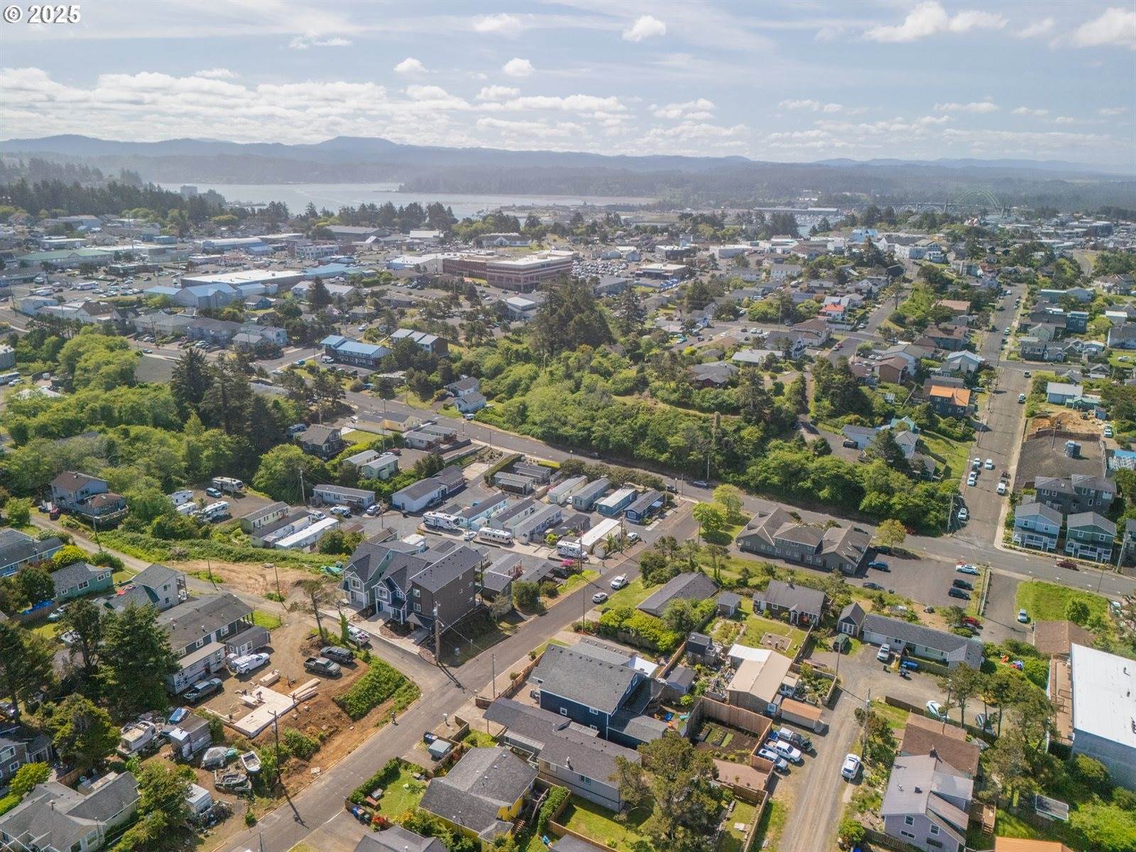 433 NW Hurbert St, Newport, OR 97365