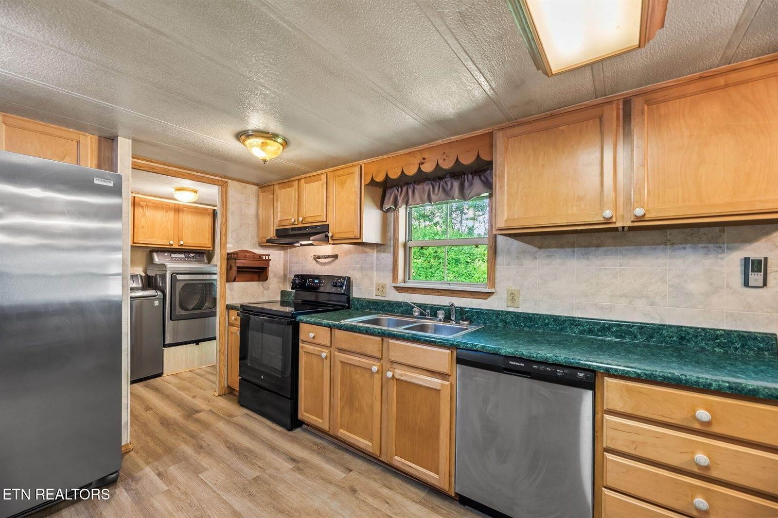 348 Beechwood Lane, Clinton, TN 37716