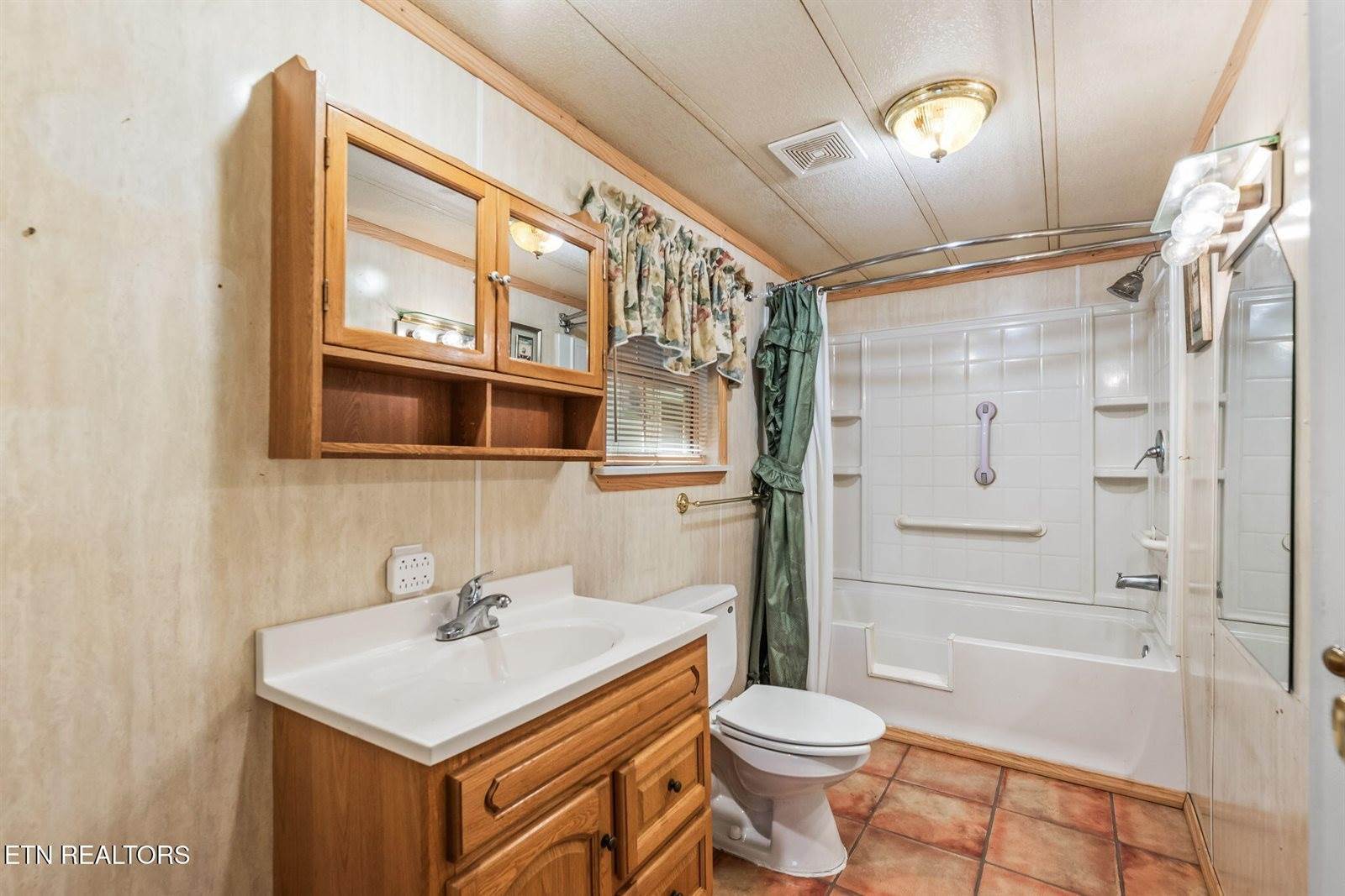 348 Beechwood Lane, Clinton, TN 37716