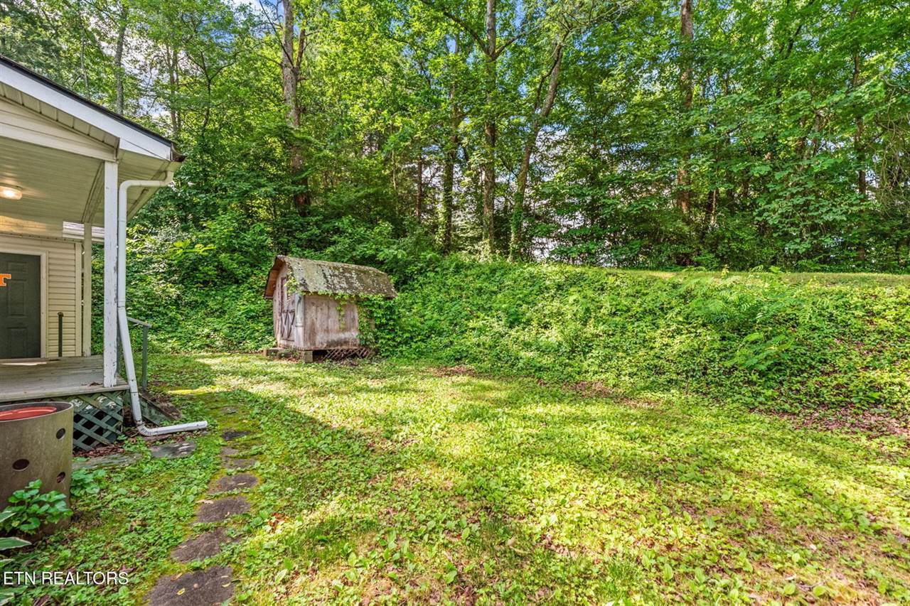 348 Beechwood Lane, Clinton, TN 37716