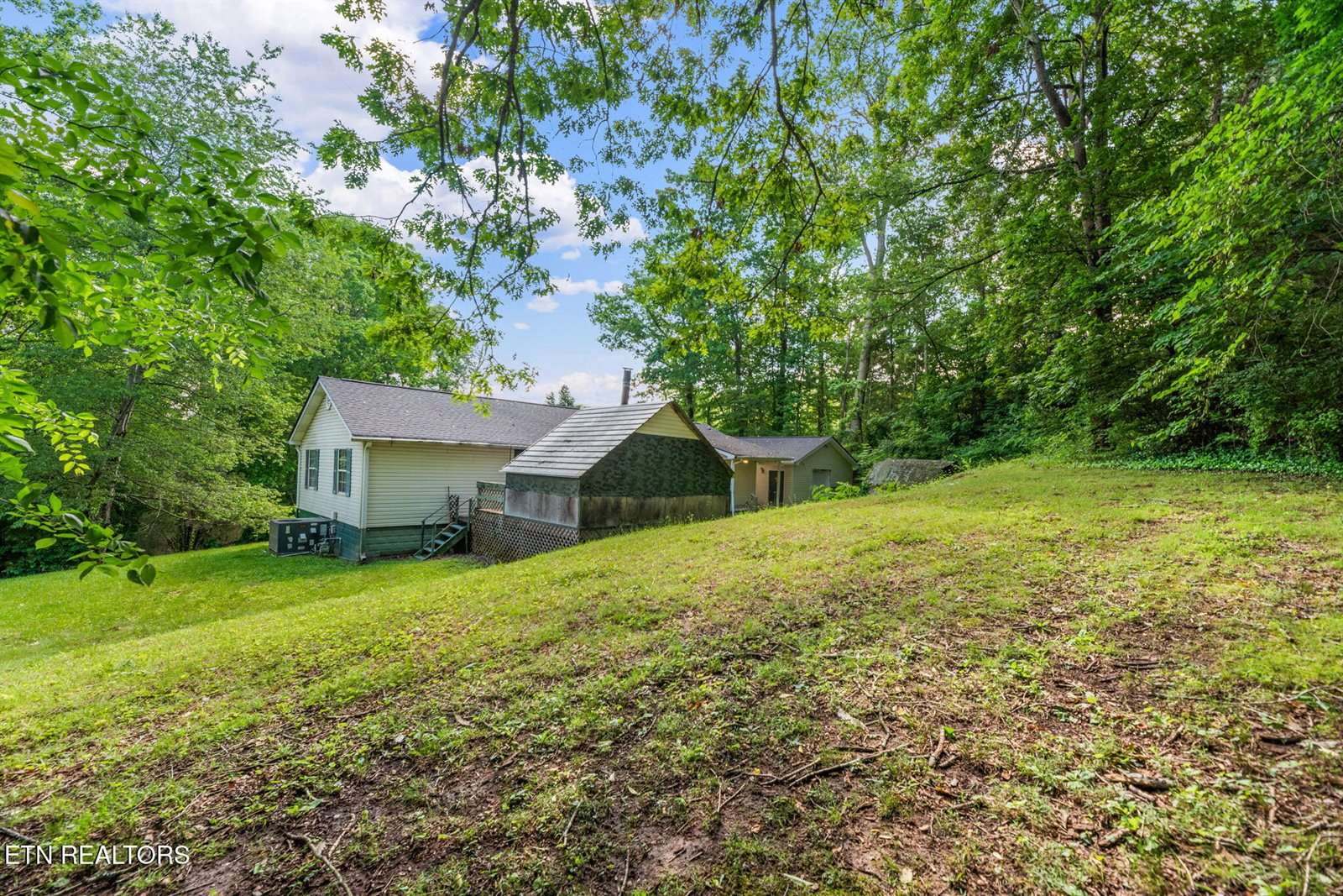 348 Beechwood Lane, Clinton, TN 37716