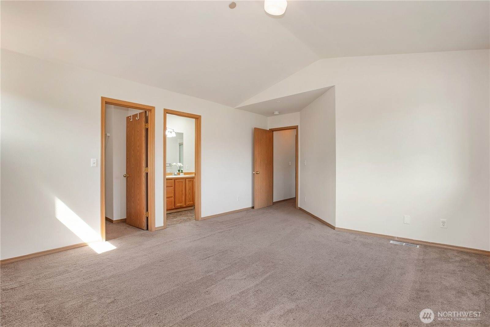 1456 Rooklidge Street, Dupont, WA 98327