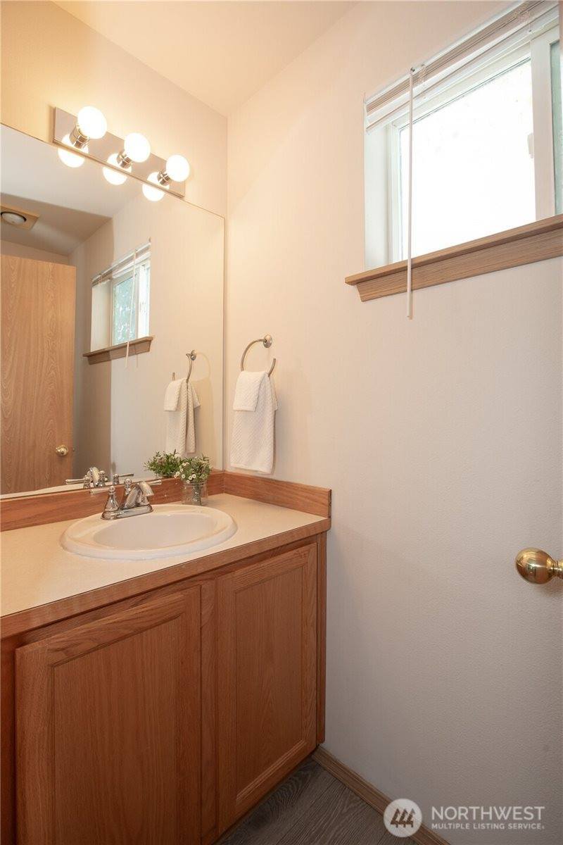 1456 Rooklidge Street, Dupont, WA 98327