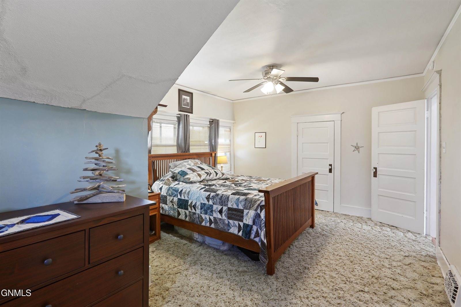 519 3rd Avenue East, Williston, ND 58801