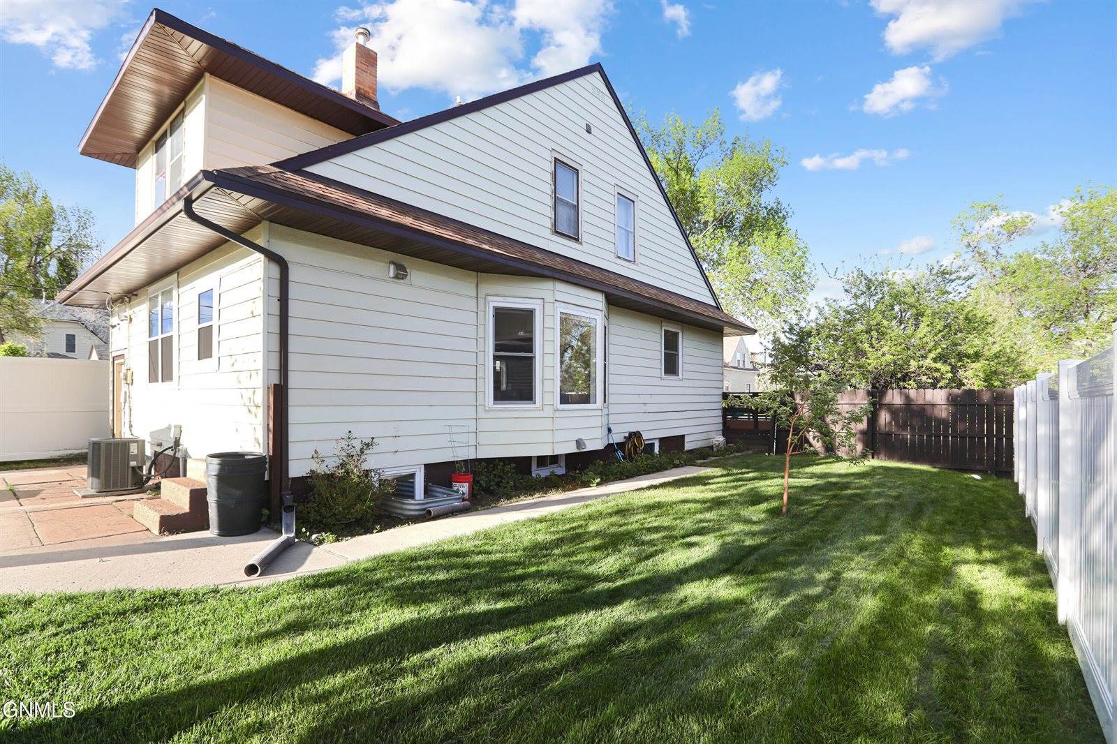 519 3rd Avenue East, Williston, ND 58801