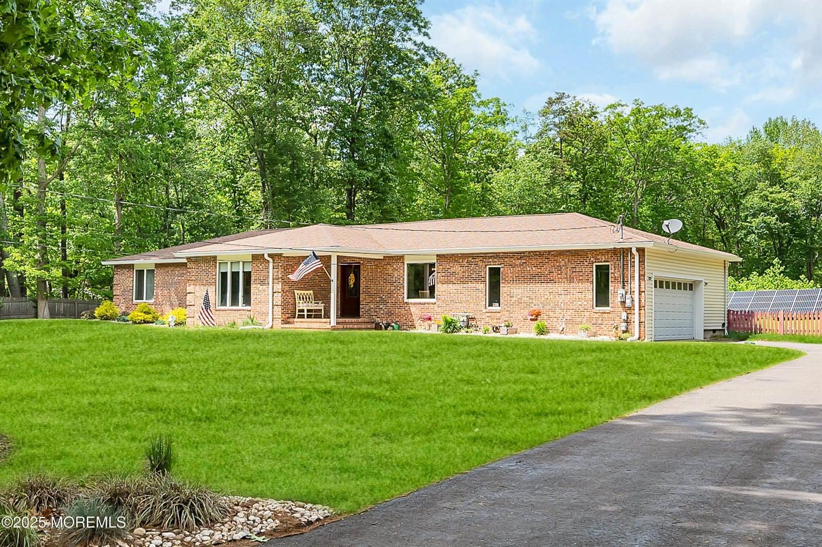 3 Stoney Brook Trail, Howell, NJ 07731