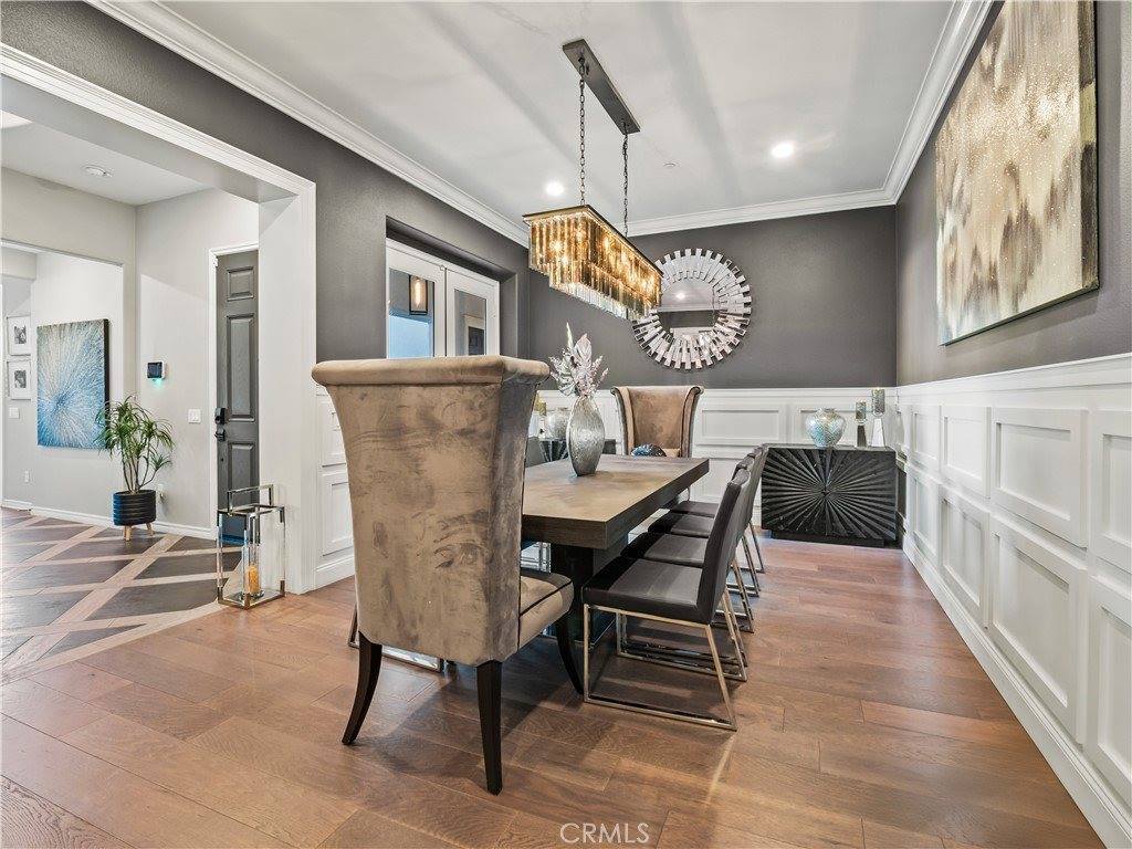 22385 Midtown Court, Saugus, CA 91350