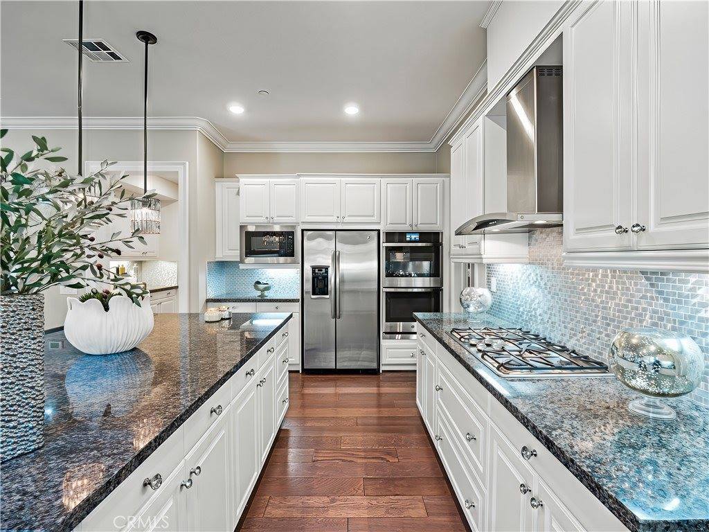 22385 Midtown Court, Saugus, CA 91350