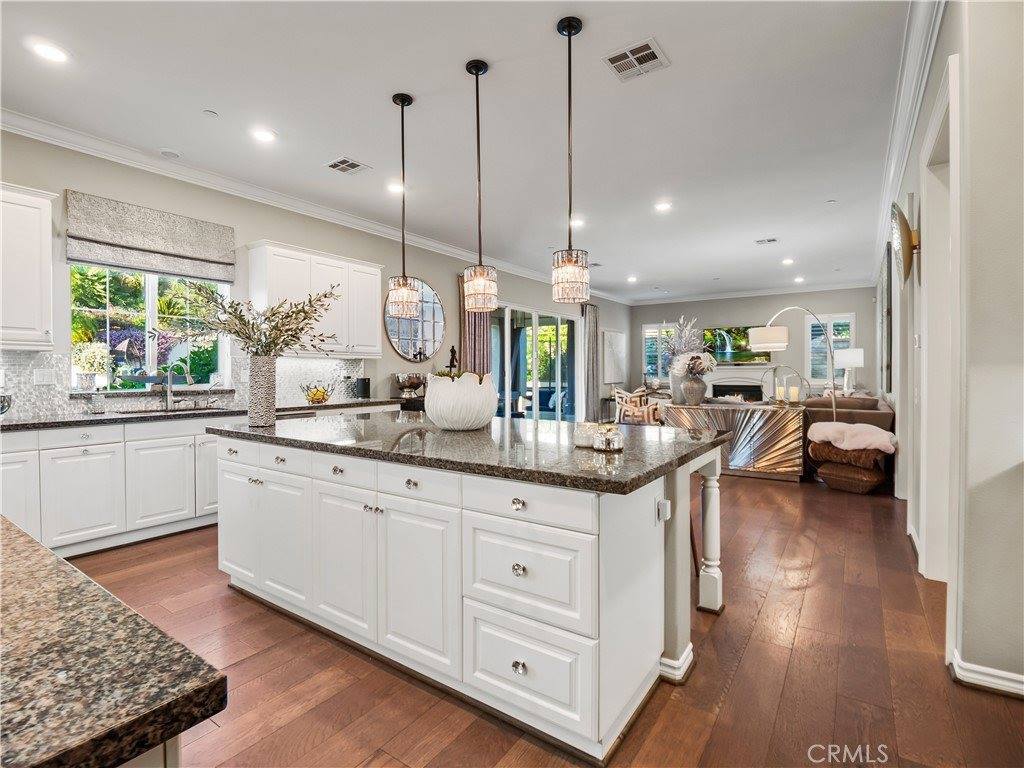 22385 Midtown Court, Saugus, CA 91350