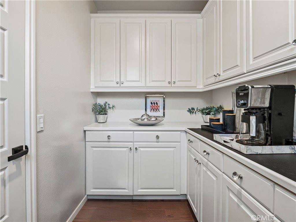 22385 Midtown Court, Saugus, CA 91350