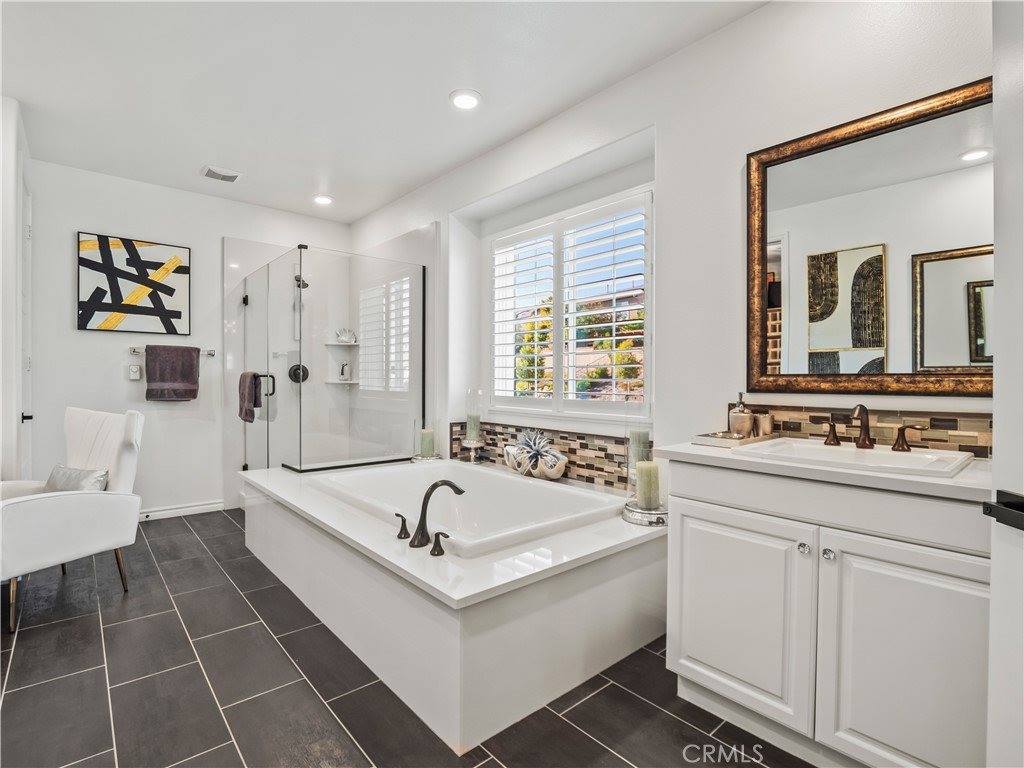 22385 Midtown Court, Saugus, CA 91350