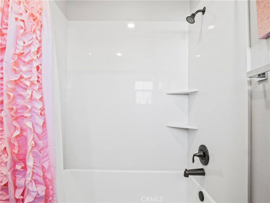 22385 Midtown Court, Saugus, CA 91350