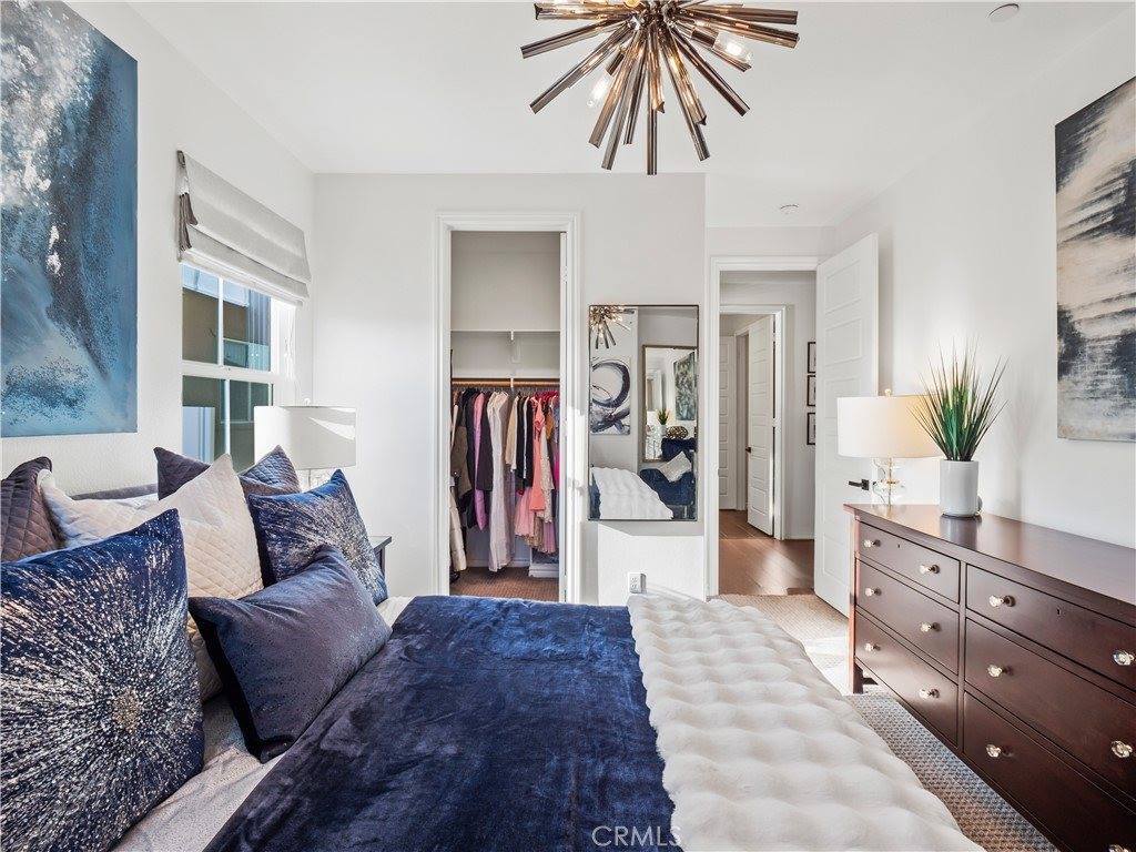 22385 Midtown Court, Saugus, CA 91350