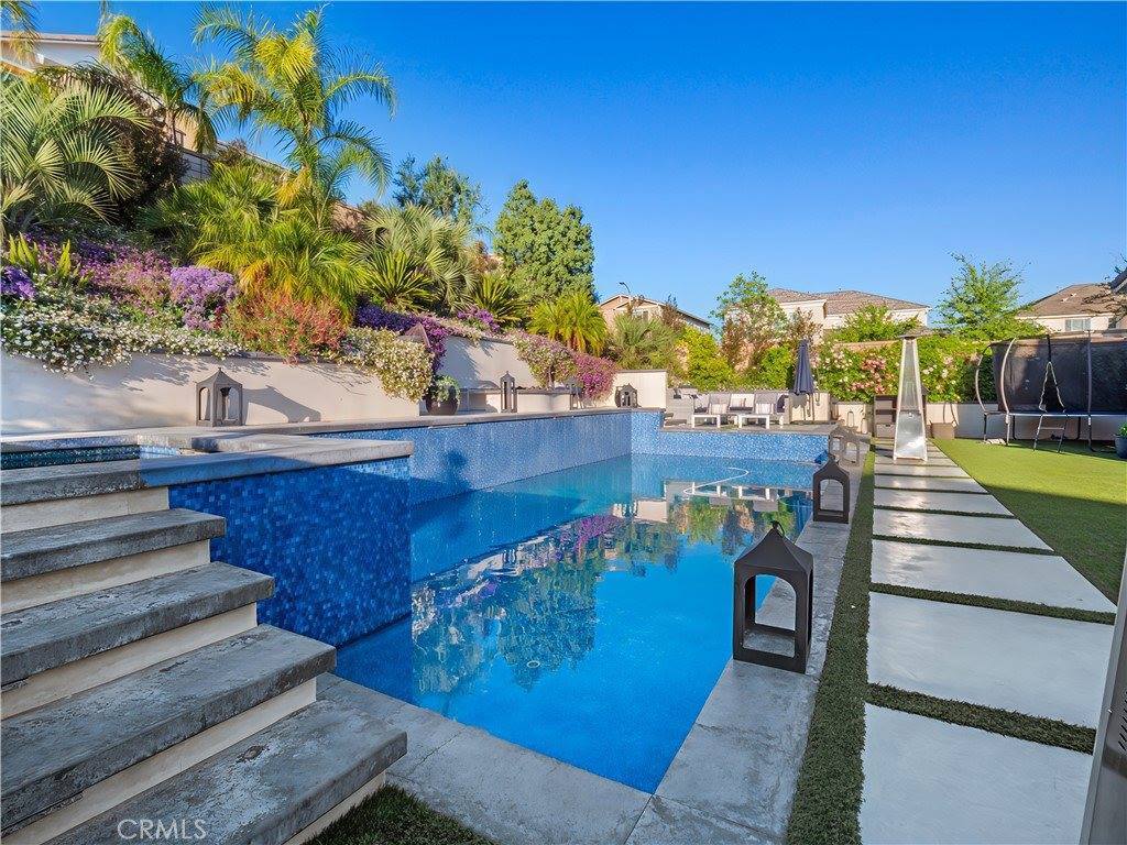 22385 Midtown Court, Saugus, CA 91350