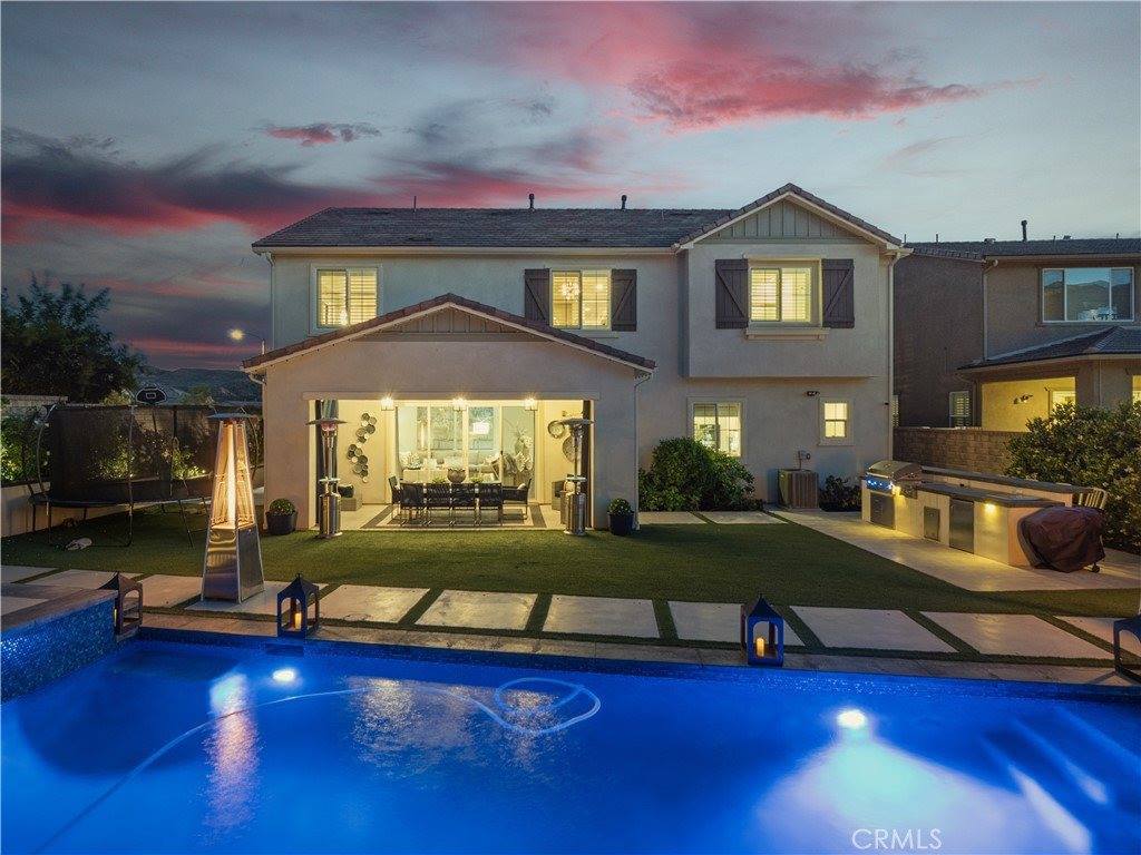 22385 Midtown Court, Saugus, CA 91350