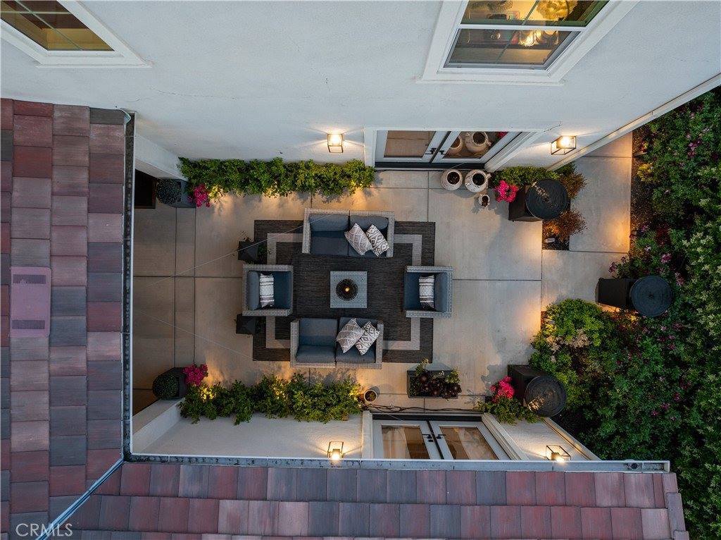 22385 Midtown Court, Saugus, CA 91350