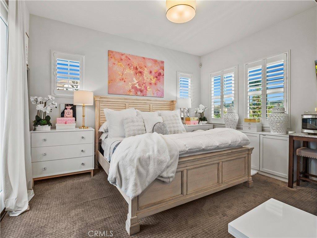 22385 Midtown Court, Saugus, CA 91350