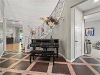 22385 Midtown Court, Saugus, CA 91350